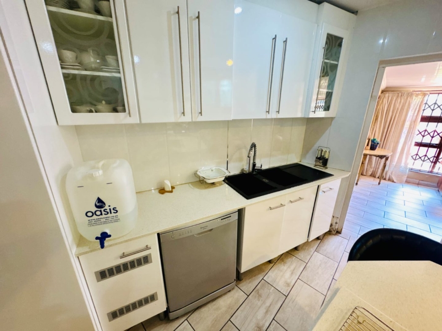 10 Bedroom Property for Sale in Amalinda Eastern Cape